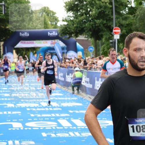 29.06.2025 - hella hamburg halbmarathon Zöllner http://msf.ph/oto/8171812 29.06.2025 10:36:36 Ziel 2121, 6915, 8121, 9296, 10680, 11833, 16523, 17723 meine-sportfotos.de