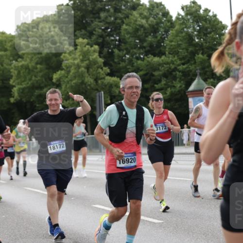 29.06.2025 - hella hamburg halbmarathon Jannik Wohlers http://msf.ph/oto/8171832 29.06.2025 10:21:43 Lombardsbrücke 1003, 1294, 1419, 1963, 2009, 2063, 2514, 2744, 3050, 3172, 3458, 3606, 3768, 4046, 4366, 5641, 6676, 6881, 6977, 7162, 8431, 8860, 8884, 8954, 9002, 9327, 9516, 9788, 9807, 10088, 10167, 10710, 11440, 12894, 13255, 14053, 14055, 14059, 14168, 14180, 14442, 15129, 15324, 15635, 15660, 16143, 16154, 16161, 16796, 16920, 17416, 17556, 17696, 17944, 18172, 18661, 19008, 19154 meine-sportfotos.de