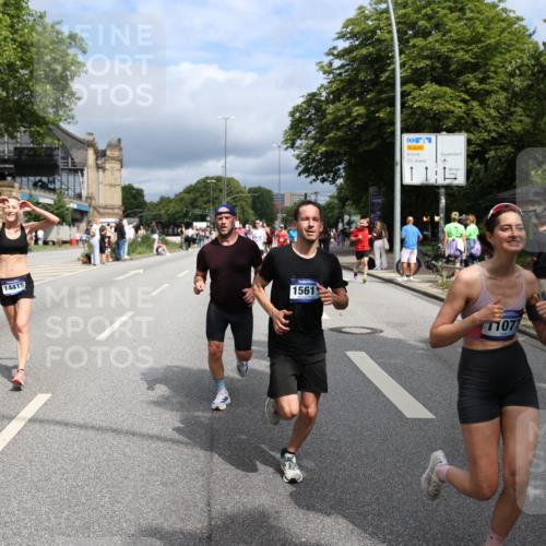 29.06.2025 - hella hamburg halbmarathon Yannick Fuchs http://msf.ph/oto/8171853 29.06.2025 10:41:19 20KM 1012, 1070, 1689, 1942, 2274, 2623, 3304, 5129, 5472, 5532, 5889, 6203, 6630, 7480, 7908, 8564, 9051, 9305, 9497, 10122, 10208, 10211, 10423, 11077, 11858, 12808, 13303, 13554, 14415, 14449, 14482, 14594, 15026, 15611, 15714, 15825, 15923, 16089, 16175, 16819, 17718, 18297, 18356 meine-sportfotos.de