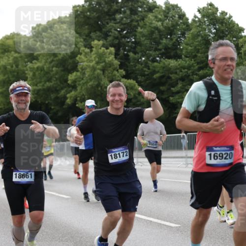 29.06.2025 - hella hamburg halbmarathon Jannik Wohlers http://msf.ph/oto/8171912 29.06.2025 10:21:44 Lombardsbrücke 1003, 1294, 1419, 1963, 2009, 2063, 2514, 2744, 3050, 3172, 3458, 3768, 4366, 4970, 5641, 6881, 6977, 7162, 8431, 8860, 8884, 8954, 9327, 9516, 9788, 9807, 10088, 10167, 10710, 11440, 12894, 13255, 14053, 14055, 14059, 14168, 14180, 14442, 15129, 15324, 15635, 15660, 16143, 16154, 16161, 16796, 16920, 17416, 17556, 17696, 17944, 18172, 18661, 19008, 19154 meine-sportfotos.de