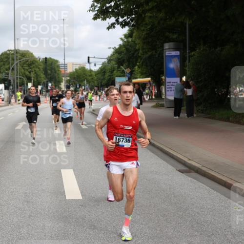 29.06.2025 - hella hamburg halbmarathon Yannick Fuchs http://msf.ph/oto/8171976 29.06.2025 10:24:49 20KM 1758, 6781, 7186, 7231, 8784, 9571, 10790, 12234, 12308, 13374, 15672, 16736, 16818, 17197, 18422, 19042, 19202 meine-sportfotos.de