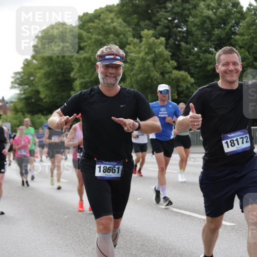 29.06.2025 - hella hamburg halbmarathon Jannik Wohlers http://msf.ph/oto/8171986 29.06.2025 10:21:44 Lombardsbrücke 1003, 1294, 1419, 1963, 2009, 2063, 2514, 2744, 3050, 3172, 3458, 3768, 4366, 4970, 5641, 6881, 6977, 7162, 8431, 8860, 8884, 8954, 9327, 9516, 9788, 9807, 10088, 10167, 10710, 11440, 12894, 13255, 14053, 14055, 14059, 14168, 14180, 14442, 15129, 15324, 15635, 15660, 16143, 16154, 16161, 16796, 16920, 17416, 17556, 17696, 17944, 18172, 18661, 19008, 19154 meine-sportfotos.de