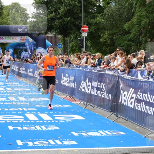 29.06.2025 - hella hamburg halbmarathon Zöllner http://msf.ph/oto/8172004 29.06.2025 10:23:04 Ziel 4128, 7862, 18328 meine-sportfotos.de