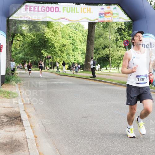 29.06.2025 - hella hamburg halbmarathon MichiJ http://msf.ph/oto/8172019 29.06.2025 10:15:17 Zwischen KM18-KM19 11078, 13913, 14836 meine-sportfotos.de