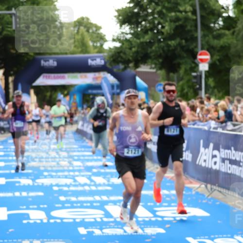 29.06.2025 - hella hamburg halbmarathon Zöllner http://msf.ph/oto/8172025 29.06.2025 10:36:40 Ziel 1571, 2121, 3809, 5092, 6915, 8121, 16523, 18038, 18733 meine-sportfotos.de