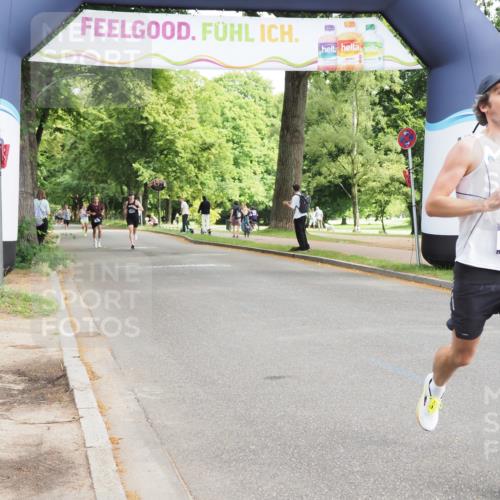 29.06.2025 - hella hamburg halbmarathon MichiJ http://msf.ph/oto/8172040 29.06.2025 10:15:17 Zwischen KM18-KM19 11078, 13913, 14836 meine-sportfotos.de