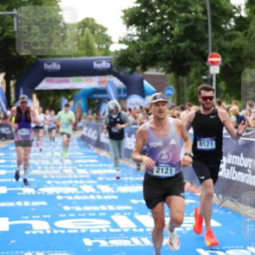 29.06.2025 - hella hamburg halbmarathon Zöllner http://msf.ph/oto/8172055 29.06.2025 10:36:40 Ziel 1571, 2121, 3809, 5092, 6915, 8121, 16523, 18038, 18733 meine-sportfotos.de