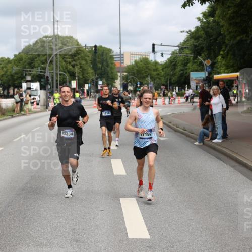 29.06.2025 - hella hamburg halbmarathon Yannick Fuchs http://msf.ph/oto/8172057 29.06.2025 10:24:50 20KM 1758, 3189, 7186, 8784, 9571, 10790, 12234, 12308, 13374, 15672, 16736, 16818, 17197, 18422, 19042, 19202 meine-sportfotos.de