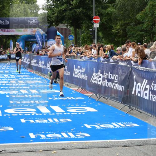 29.06.2025 - hella hamburg halbmarathon Zöllner http://msf.ph/oto/8172082 29.06.2025 10:23:07 Ziel 4128, 7862, 18930 meine-sportfotos.de