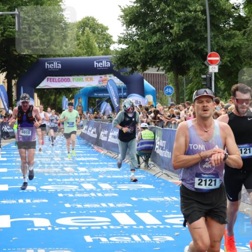 29.06.2025 - hella hamburg halbmarathon Zöllner http://msf.ph/oto/8172083 29.06.2025 10:36:41 Ziel 1571, 2121, 3809, 5092, 6915, 8121, 14622, 16523, 18038, 18733 meine-sportfotos.de