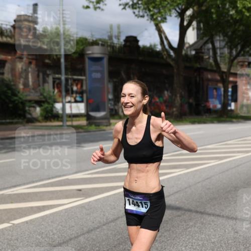 29.06.2025 - hella hamburg halbmarathon Yannick Fuchs http://msf.ph/oto/8172112 29.06.2025 10:41:20 20KM 1012, 1070, 1689, 1942, 2274, 2623, 3304, 5129, 5472, 5532, 5889, 6203, 6630, 7480, 7908, 8564, 9051, 9305, 9497, 10122, 10208, 10211, 10423, 11077, 11858, 12808, 13223, 13303, 13554, 14415, 14449, 14482, 14594, 15026, 15451, 15611, 15714, 15825, 15923, 16089, 16175, 16819, 17718, 18297, 18356 meine-sportfotos.de