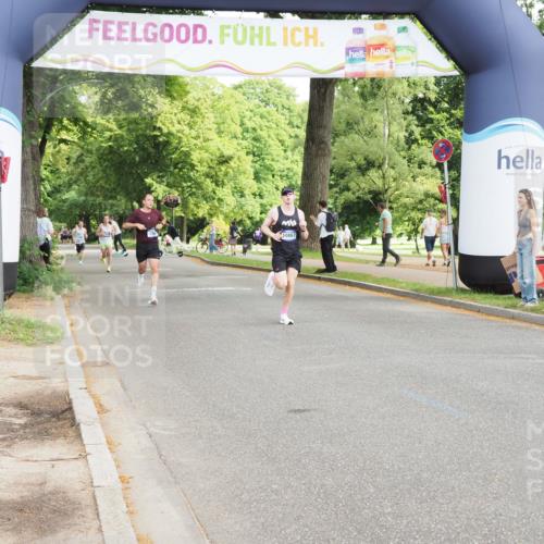 29.06.2025 - hella hamburg halbmarathon MichiJ http://msf.ph/oto/8172142 29.06.2025 10:15:22 Zwischen KM18-KM19 12067, 13913 meine-sportfotos.de