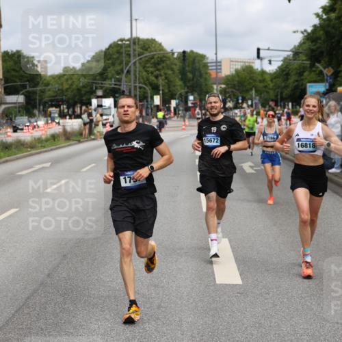 29.06.2025 - hella hamburg halbmarathon Yannick Fuchs http://msf.ph/oto/8172146 29.06.2025 10:24:53 20KM 1758, 2689, 3189, 5308, 7186, 8784, 9571, 9634, 12234, 12308, 13374, 15507, 15672, 16713, 16736, 16818, 17197, 18422, 19042, 19202 meine-sportfotos.de