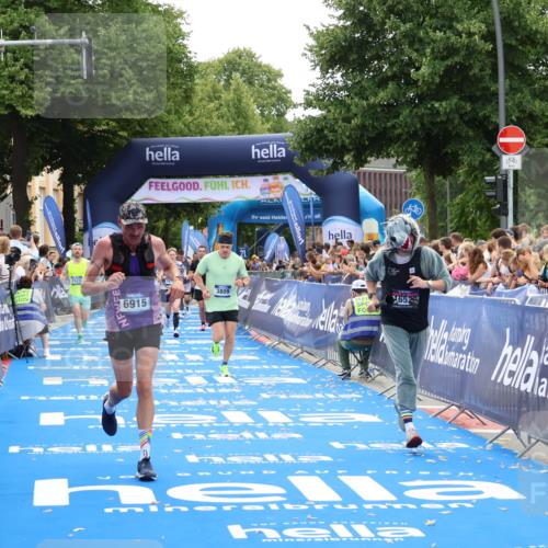 29.06.2025 - hella hamburg halbmarathon Zöllner http://msf.ph/oto/8172169 29.06.2025 10:36:42 Ziel 1571, 3809, 5092, 6915, 14622, 15621, 16523, 18038, 18733 meine-sportfotos.de