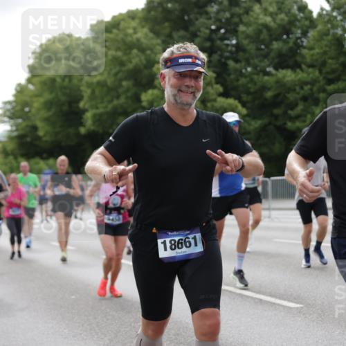 29.06.2025 - hella hamburg halbmarathon Jannik Wohlers http://msf.ph/oto/8172173 29.06.2025 10:21:44 Lombardsbrücke 1003, 1294, 1419, 1963, 2009, 2063, 2514, 2744, 3050, 3172, 3458, 3768, 4366, 4970, 5641, 6881, 6977, 7162, 8431, 8860, 8884, 8954, 9327, 9516, 9788, 9807, 10088, 10167, 10710, 11440, 12894, 13255, 14053, 14055, 14059, 14168, 14180, 14442, 15129, 15324, 15635, 15660, 16143, 16154, 16161, 16796, 16920, 17416, 17556, 17696, 17944, 18172, 18661, 19008, 19154 meine-sportfotos.de