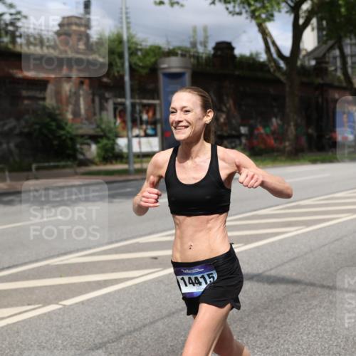 29.06.2025 - hella hamburg halbmarathon Yannick Fuchs http://msf.ph/oto/8172175 29.06.2025 10:41:20 20KM 1012, 1070, 1689, 1942, 2274, 2623, 3304, 5129, 5472, 5532, 5889, 6203, 6630, 7480, 7908, 8564, 9051, 9305, 9497, 10122, 10208, 10211, 10423, 11077, 11858, 12808, 13223, 13303, 13554, 14415, 14449, 14482, 14594, 15026, 15451, 15611, 15714, 15825, 15923, 16089, 16175, 16819, 17718, 18297, 18356 meine-sportfotos.de