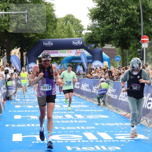 29.06.2025 - hella hamburg halbmarathon Zöllner http://msf.ph/oto/8172215 29.06.2025 10:36:42 Ziel 1571, 3809, 5092, 6915, 14622, 15621, 16523, 18038, 18733 meine-sportfotos.de