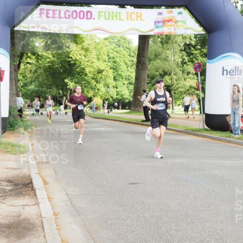29.06.2025 - hella hamburg halbmarathon MichiJ http://msf.ph/oto/8172221 29.06.2025 10:15:22 Zwischen KM18-KM19 12067, 13913 meine-sportfotos.de