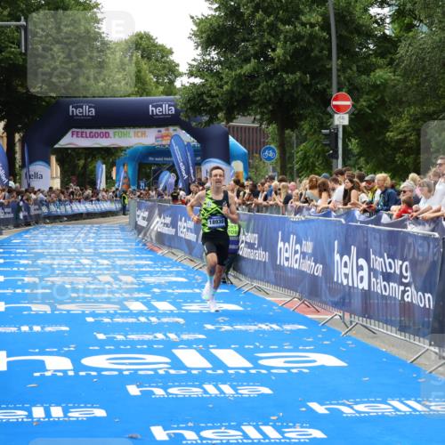 29.06.2025 - hella hamburg halbmarathon Zöllner http://msf.ph/oto/8172234 29.06.2025 10:23:14 Ziel 18930 meine-sportfotos.de