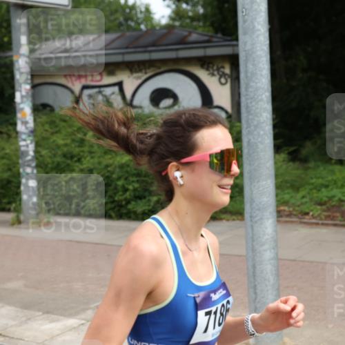 29.06.2025 - hella hamburg halbmarathon Yannick Fuchs http://msf.ph/oto/8172350 29.06.2025 10:24:57 20KM 1758, 2689, 3189, 5308, 7186, 8190, 8784, 9571, 9634, 12234, 12308, 15507, 15672, 16713, 16736, 16818, 17197, 18422 meine-sportfotos.de