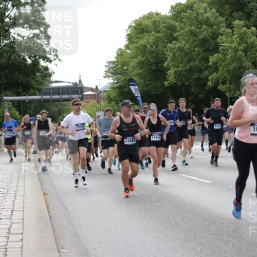 29.06.2025 - hella hamburg halbmarathon Jannik Wohlers http://msf.ph/oto/8172362 29.06.2025 10:21:51 Lombardsbrücke 1003, 1187, 1419, 1598, 2009, 2022, 2063, 2351, 2514, 3050, 3108, 3172, 3458, 3768, 3910, 3946, 4113, 4114, 4131, 4366, 4556, 4559, 4829, 4970, 5079, 5838, 6030, 6048, 6049, 6303, 6307, 6820, 6977, 7794, 8431, 8855, 8884, 8954, 9204, 9516, 9788, 10088, 10241, 10917, 11046, 11440, 12933, 13255, 13820, 14053, 14059, 14079, 14314, 14333, 14442, 14901, 14903, 14980, 15114, 15129, 15660, 16154, 16920, 17416, 17556, 17696, 18172, 18661, 19154 meine-sportfotos.de