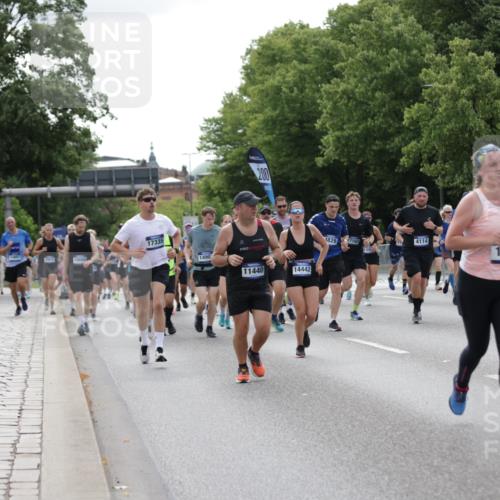 29.06.2025 - hella hamburg halbmarathon Jannik Wohlers http://msf.ph/oto/8172378 29.06.2025 10:21:51 Lombardsbrücke 1003, 1187, 1419, 1598, 2009, 2022, 2063, 2351, 2514, 3050, 3108, 3172, 3458, 3768, 3910, 3946, 4113, 4114, 4131, 4366, 4556, 4559, 4829, 4970, 5079, 5838, 6030, 6048, 6049, 6303, 6307, 6820, 6977, 7794, 8431, 8855, 8884, 8954, 9204, 9516, 9788, 10088, 10241, 10917, 11046, 11440, 12933, 13255, 13820, 14053, 14059, 14079, 14314, 14333, 14442, 14901, 14903, 14980, 15114, 15129, 15660, 16154, 16920, 17416, 17556, 17696, 18172, 18661, 19154 meine-sportfotos.de