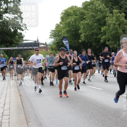 29.06.2025 - hella hamburg halbmarathon Jannik Wohlers http://msf.ph/oto/8172395 29.06.2025 10:21:51 Lombardsbrücke 1003, 1187, 1419, 1598, 2009, 2022, 2063, 2351, 2514, 3050, 3108, 3172, 3458, 3768, 3910, 3946, 4113, 4114, 4131, 4366, 4556, 4559, 4829, 4970, 5079, 5838, 6030, 6048, 6049, 6303, 6307, 6820, 6977, 7794, 8431, 8855, 8884, 8954, 9204, 9516, 9788, 10088, 10241, 10917, 11046, 11440, 12933, 13255, 13820, 14053, 14059, 14079, 14314, 14333, 14442, 14901, 14903, 14980, 15114, 15129, 15660, 16154, 16920, 17416, 17556, 17696, 18172, 18661, 19154 meine-sportfotos.de