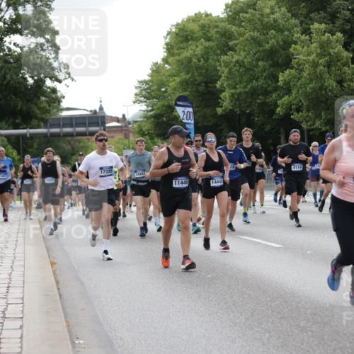 29.06.2025 - hella hamburg halbmarathon Jannik Wohlers http://msf.ph/oto/8172427 29.06.2025 10:21:51 Lombardsbrücke 1003, 1187, 1419, 1598, 2009, 2022, 2063, 2351, 2514, 3050, 3108, 3172, 3458, 3768, 3910, 3946, 4113, 4114, 4131, 4366, 4556, 4559, 4829, 4970, 5079, 5838, 6030, 6048, 6049, 6303, 6307, 6820, 6977, 7794, 8431, 8855, 8884, 8954, 9204, 9516, 9788, 10088, 10241, 10917, 11046, 11440, 12933, 13255, 13820, 14053, 14059, 14079, 14314, 14333, 14442, 14901, 14903, 14980, 15114, 15129, 15660, 16154, 16920, 17416, 17556, 17696, 18172, 18661, 19154 meine-sportfotos.de