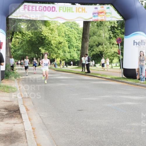 29.06.2025 - hella hamburg halbmarathon MichiJ http://msf.ph/oto/8172452 29.06.2025 10:15:25 Zwischen KM18-KM19 10867, 12067, 13913 meine-sportfotos.de