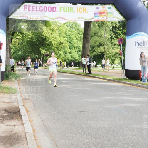 29.06.2025 - hella hamburg halbmarathon MichiJ http://msf.ph/oto/8172521 29.06.2025 10:15:26 Zwischen KM18-KM19 10867, 12067 meine-sportfotos.de