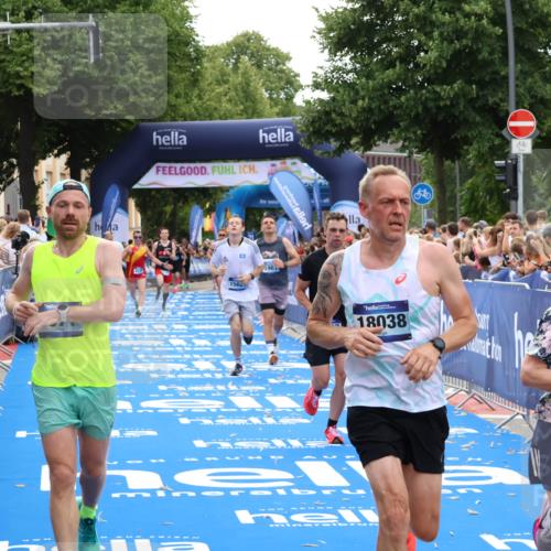 29.06.2025 - hella hamburg halbmarathon Zöllner http://msf.ph/oto/8172650 29.06.2025 10:36:48 Ziel 1571, 4865, 5961, 6529, 13343, 14622, 15621, 15939, 18038, 18733 meine-sportfotos.de