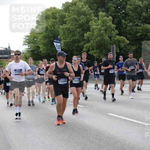 29.06.2025 - hella hamburg halbmarathon Jannik Wohlers http://msf.ph/oto/8172700 29.06.2025 10:21:52 Lombardsbrücke 1003, 1187, 1419, 1598, 2009, 2022, 2063, 2351, 2514, 3050, 3108, 3172, 3458, 3910, 3946, 4113, 4114, 4131, 4366, 4556, 4559, 4829, 4970, 5079, 5838, 6030, 6048, 6049, 6303, 6307, 6347, 6820, 6977, 7794, 8431, 8855, 8884, 8954, 9204, 9516, 9788, 10088, 10241, 10917, 11046, 11440, 12933, 13255, 13820, 14053, 14079, 14314, 14333, 14442, 14901, 14903, 14980, 15114, 15129, 15660, 16154, 16920, 17416, 17556, 17696, 18172, 18661, 19154 meine-sportfotos.de