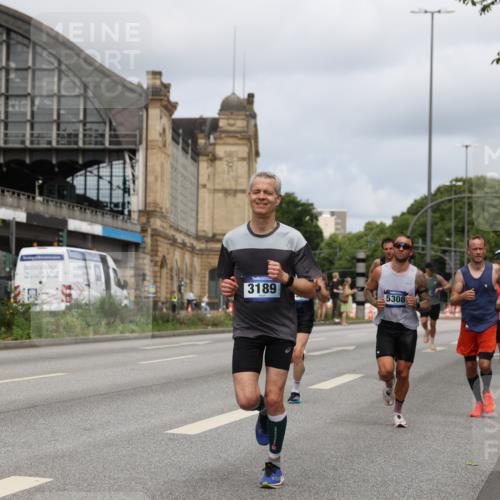 29.06.2025 - hella hamburg halbmarathon Yannick Fuchs http://msf.ph/oto/8172708 29.06.2025 10:25:10 20KM 2689, 3189, 5308, 8190, 8323, 9634, 10173, 10270, 15507, 16713, 17768, 18422 meine-sportfotos.de