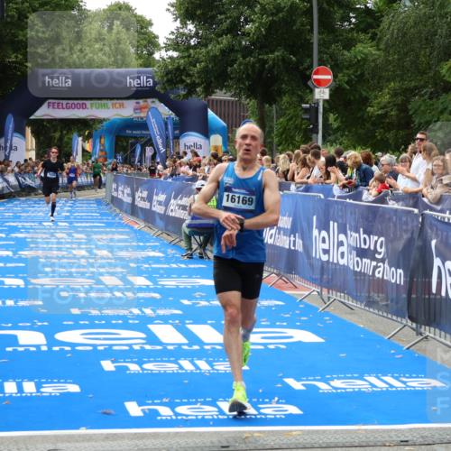 29.06.2025 - hella hamburg halbmarathon Zöllner http://msf.ph/oto/8172723 29.06.2025 10:23:40 Ziel 7834, 16169 meine-sportfotos.de