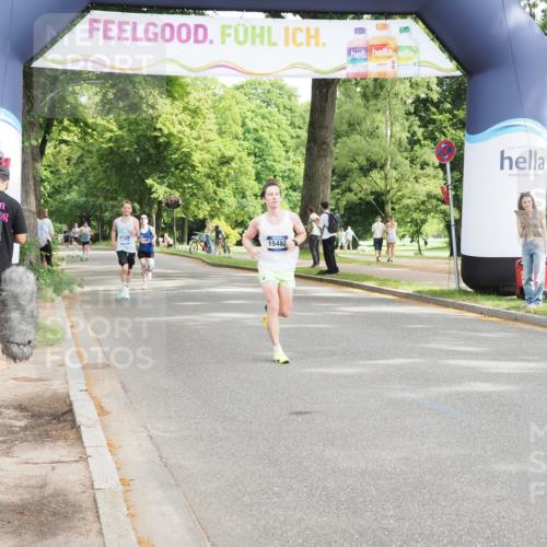 29.06.2025 - hella hamburg halbmarathon MichiJ http://msf.ph/oto/8172725 29.06.2025 10:15:27 Zwischen KM18-KM19 10867, 12067 meine-sportfotos.de
