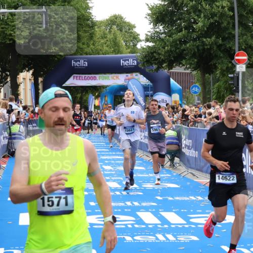 29.06.2025 - hella hamburg halbmarathon Zöllner http://msf.ph/oto/8172738 29.06.2025 10:36:49 Ziel 4865, 5961, 6529, 13343, 14622, 15621, 15939 meine-sportfotos.de