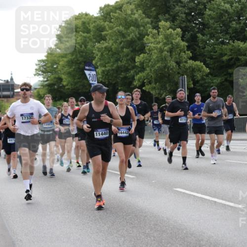 29.06.2025 - hella hamburg halbmarathon Jannik Wohlers http://msf.ph/oto/8172740 29.06.2025 10:21:52 Lombardsbrücke 1003, 1187, 1419, 1598, 2009, 2022, 2063, 2351, 2514, 3050, 3108, 3172, 3458, 3910, 3946, 4113, 4114, 4131, 4366, 4556, 4559, 4829, 4970, 5079, 5838, 6030, 6048, 6049, 6303, 6307, 6347, 6820, 6977, 7794, 8431, 8855, 8884, 8954, 9204, 9516, 9788, 10088, 10241, 10917, 11046, 11440, 12933, 13255, 13820, 14053, 14079, 14314, 14333, 14442, 14901, 14903, 14980, 15114, 15129, 15660, 16154, 16920, 17416, 17556, 17696, 18172, 18661, 19154 meine-sportfotos.de