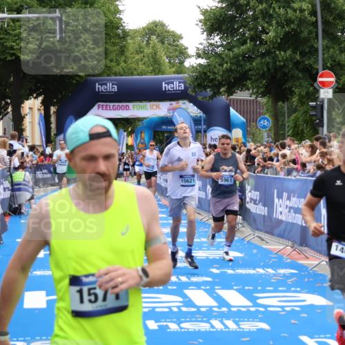 29.06.2025 - hella hamburg halbmarathon Zöllner http://msf.ph/oto/8172751 29.06.2025 10:36:50 Ziel 4865, 5961, 6529, 7310, 13343, 14622, 15621, 15939 meine-sportfotos.de