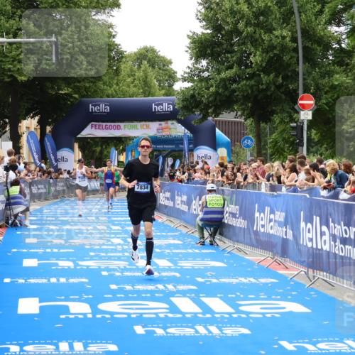29.06.2025 - hella hamburg halbmarathon Zöllner http://msf.ph/oto/8172798 29.06.2025 10:23:44 Ziel 5301, 7834, 9151 meine-sportfotos.de