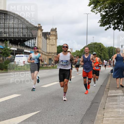 29.06.2025 - hella hamburg halbmarathon Yannick Fuchs http://msf.ph/oto/8172800 29.06.2025 10:25:11 20KM 2689, 3189, 5308, 8190, 8323, 9634, 10173, 10270, 12691, 15253, 15507, 16713, 17768, 18422 meine-sportfotos.de