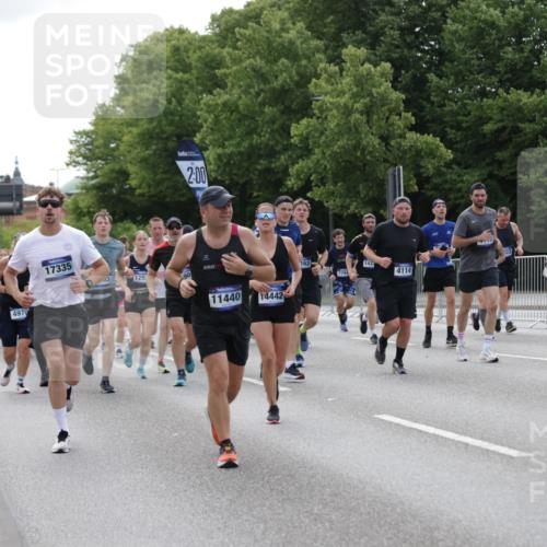 29.06.2025 - hella hamburg halbmarathon Jannik Wohlers http://msf.ph/oto/8172809 29.06.2025 10:21:52 Lombardsbrücke 1003, 1187, 1419, 1598, 2009, 2022, 2063, 2351, 2514, 3050, 3108, 3172, 3458, 3910, 3946, 4113, 4114, 4131, 4366, 4556, 4559, 4829, 4970, 5079, 5838, 6030, 6048, 6049, 6303, 6307, 6347, 6820, 6977, 7794, 8431, 8855, 8884, 8954, 9204, 9516, 9788, 10088, 10241, 10917, 11046, 11440, 12933, 13255, 13820, 14053, 14079, 14314, 14333, 14442, 14901, 14903, 14980, 15114, 15129, 15660, 16154, 16920, 17416, 17556, 17696, 18172, 18661, 19154 meine-sportfotos.de