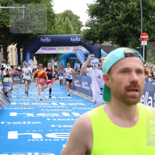 29.06.2025 - hella hamburg halbmarathon Zöllner http://msf.ph/oto/8172824 29.06.2025 10:36:51 Ziel 4865, 5961, 6529, 7310, 13141, 13343, 15621, 15939 meine-sportfotos.de