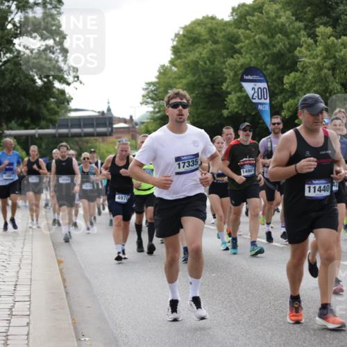 29.06.2025 - hella hamburg halbmarathon Jannik Wohlers http://msf.ph/oto/8172981 29.06.2025 10:21:53 Lombardsbrücke 1003, 1187, 1419, 1598, 2009, 2022, 2063, 2351, 2514, 3050, 3108, 3172, 3458, 3910, 3946, 4113, 4114, 4131, 4366, 4556, 4559, 4829, 4970, 5079, 5838, 6030, 6048, 6049, 6303, 6307, 6347, 6820, 6977, 7794, 8511, 8855, 8884, 8954, 9204, 9516, 10088, 10241, 10917, 11046, 11440, 12933, 13255, 13820, 14053, 14079, 14240, 14314, 14333, 14442, 14901, 14903, 14980, 15114, 15129, 15660, 16154, 16920, 17556, 17696, 18172, 18661, 19154 meine-sportfotos.de