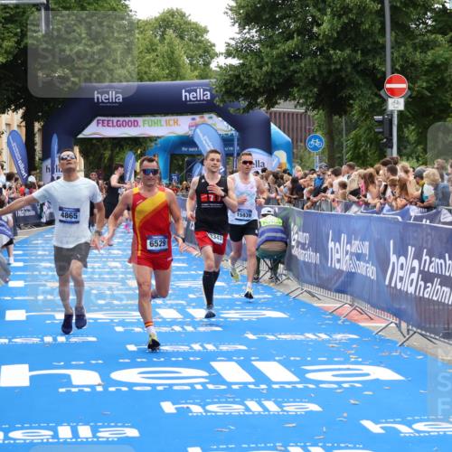 29.06.2025 - hella hamburg halbmarathon Zöllner http://msf.ph/oto/8173005 29.06.2025 10:36:53 Ziel 4865, 6529, 7310, 13141, 13343, 15939, 18384 meine-sportfotos.de
