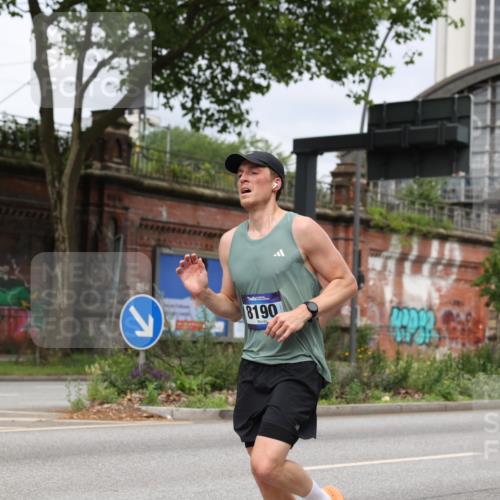29.06.2025 - hella hamburg halbmarathon Yannick Fuchs http://msf.ph/oto/8173008 29.06.2025 10:25:16 20KM 2689, 3189, 5308, 8190, 8323, 9634, 10173, 10270, 12049, 12691, 15253, 15507, 16713, 17768 meine-sportfotos.de