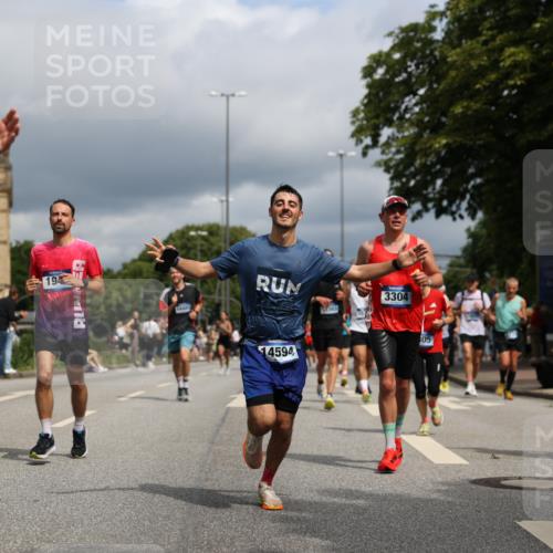 29.06.2025 - hella hamburg halbmarathon Yannick Fuchs http://msf.ph/oto/8173019 29.06.2025 10:41:26 20KM 1012, 1070, 1460, 1592, 1689, 1942, 2274, 2623, 3304, 4093, 5129, 5472, 5532, 5650, 5889, 6203, 6630, 7480, 7908, 8564, 8852, 9051, 9305, 10122, 10423, 11021, 11077, 11518, 12706, 12724, 13223, 13303, 14415, 14482, 14594, 15451, 15714, 15825, 15923, 15973, 16089, 16175, 16819, 17229, 17718, 17743, 17846, 18297, 18356, 19127 meine-sportfotos.de