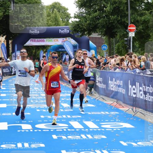29.06.2025 - hella hamburg halbmarathon Zöllner http://msf.ph/oto/8173030 29.06.2025 10:36:53 Ziel 4865, 6529, 7310, 13141, 13343, 15939, 18384 meine-sportfotos.de