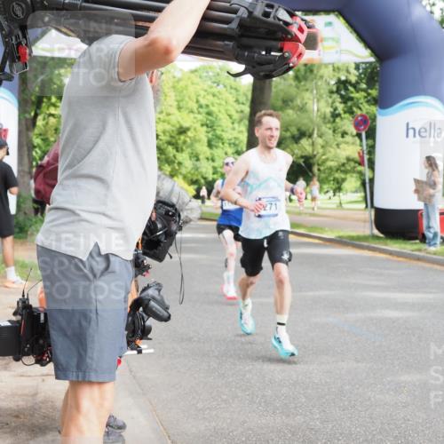 29.06.2025 - hella hamburg halbmarathon MichiJ http://msf.ph/oto/8173040 29.06.2025 10:15:30 Zwischen KM18-KM19 1271, 10867, 11994, 12067 meine-sportfotos.de