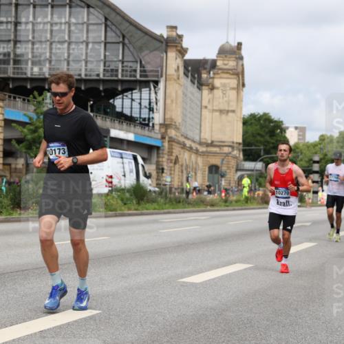 29.06.2025 - hella hamburg halbmarathon Yannick Fuchs http://msf.ph/oto/8173096 29.06.2025 10:25:18 20KM 2689, 3189, 5308, 8190, 8323, 9634, 10173, 10270, 12049, 12691, 15253, 15507, 16713, 17768 meine-sportfotos.de