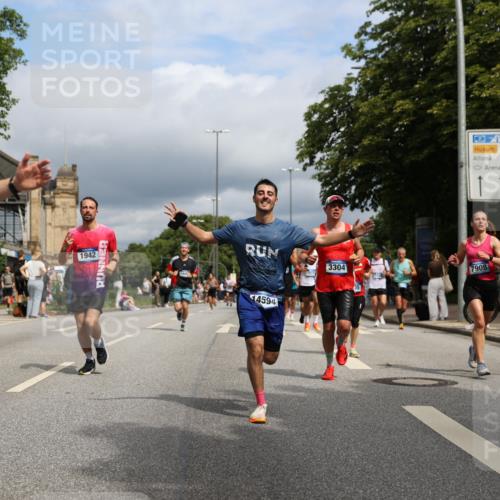 29.06.2025 - hella hamburg halbmarathon Yannick Fuchs http://msf.ph/oto/8173107 29.06.2025 10:41:26 20KM 1012, 1070, 1460, 1592, 1689, 1942, 2274, 2623, 3304, 4093, 5129, 5472, 5532, 5650, 5889, 6203, 6630, 7480, 7908, 8564, 8852, 9051, 9305, 10122, 10423, 11021, 11077, 11518, 12706, 12724, 13223, 13303, 14415, 14482, 14594, 15451, 15714, 15825, 15923, 15973, 16089, 16175, 16819, 17229, 17718, 17743, 17846, 18297, 18356, 19127 meine-sportfotos.de
